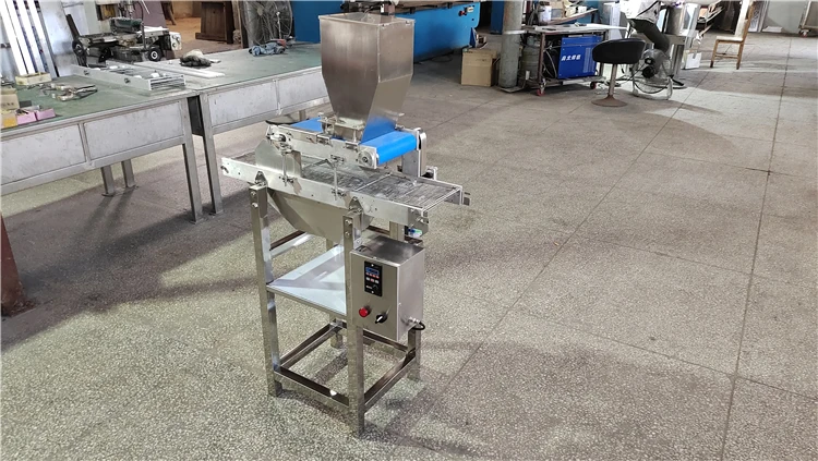 Hot Sell Commercial Automatic Chocolate Dipping Spreader Sprinkle Machine