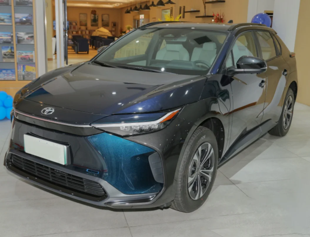 Toyota  2023 auto electric GAC toyota aulto car BZ4X  new petrol car electric buggy farm truck flat bed truck