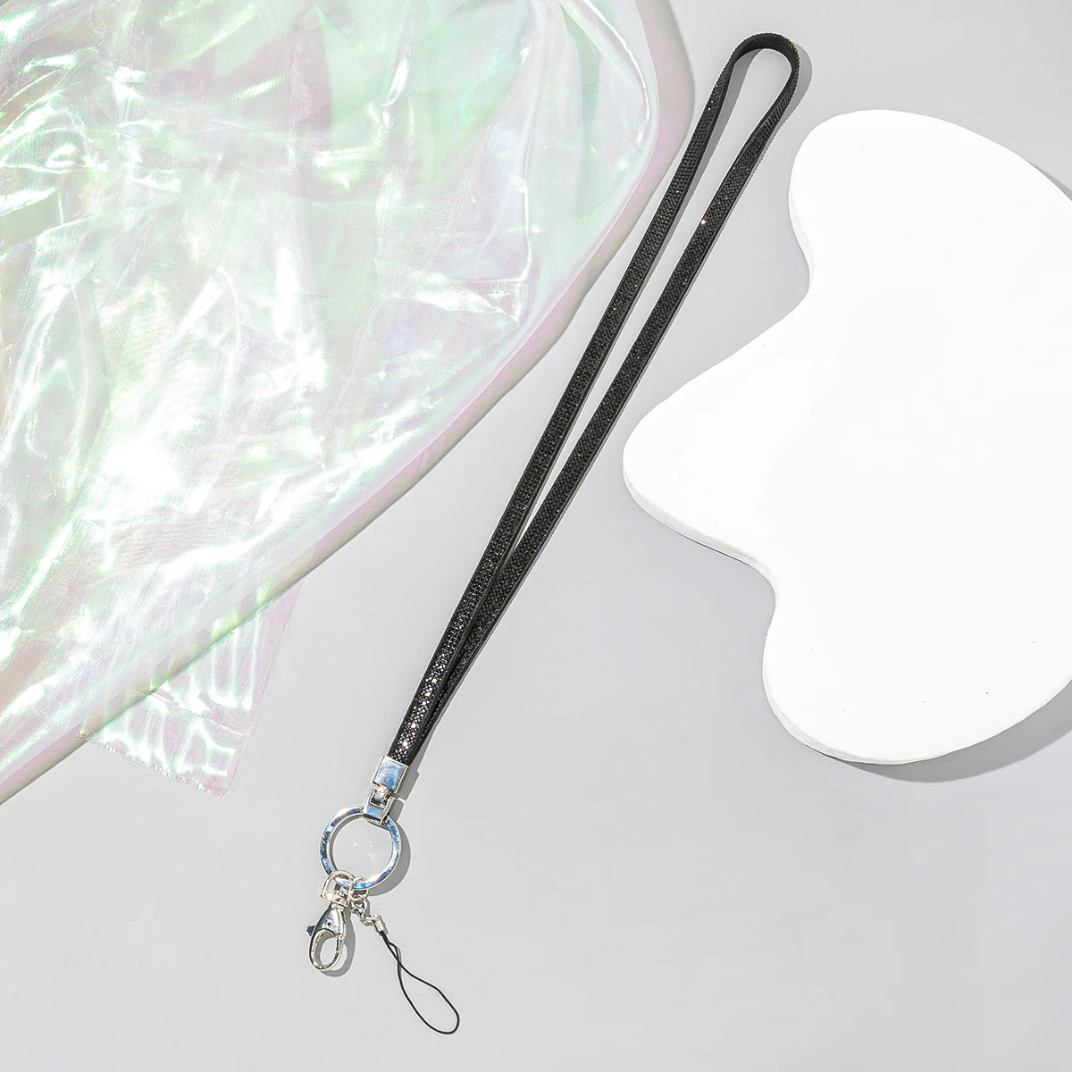 European and American fashion long neck mobile phone chain multi-color optional hot drill 13PRO mobile phone case rope