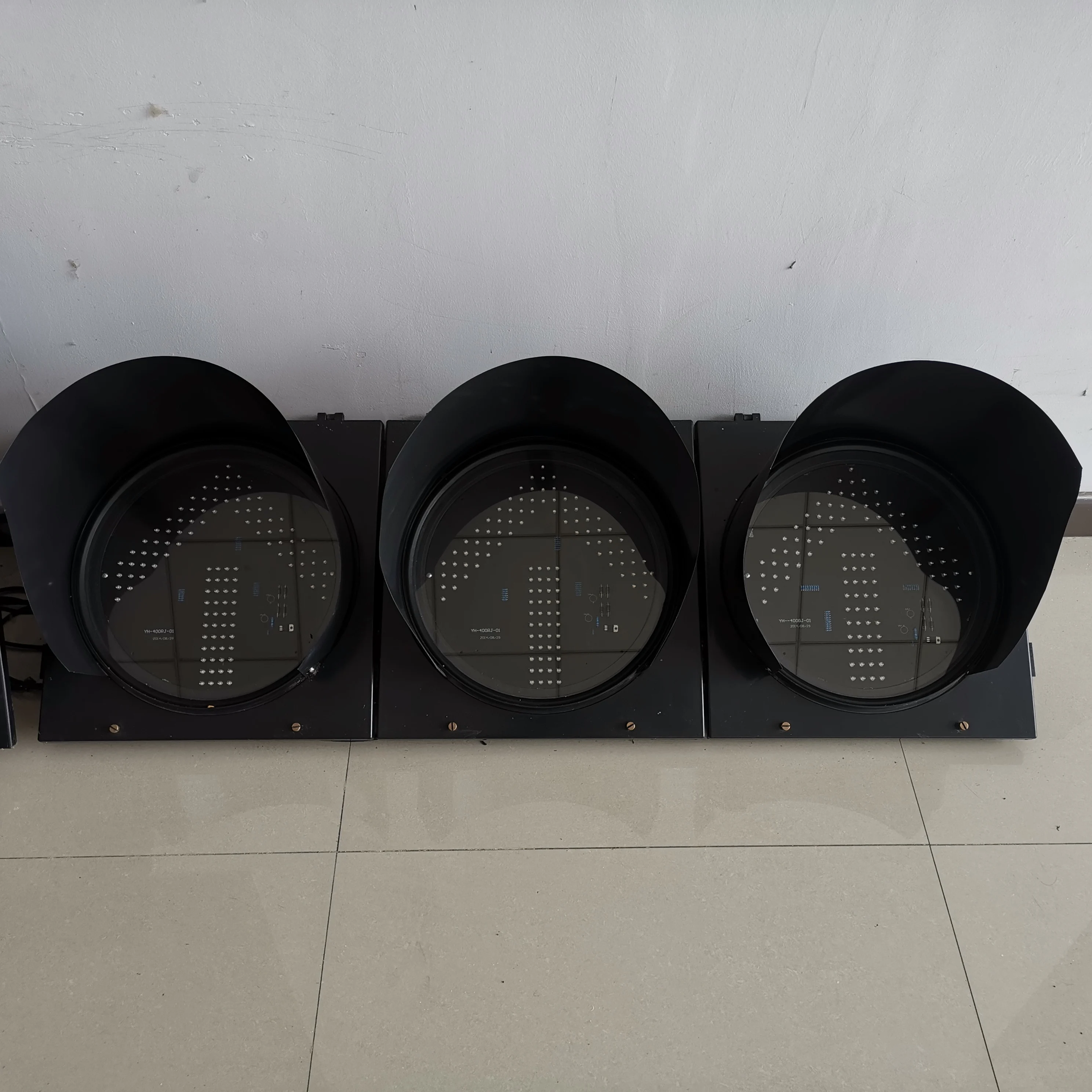 Factory High Quality Aluminum LED Solar Traffic Signal Light Warning Lamp