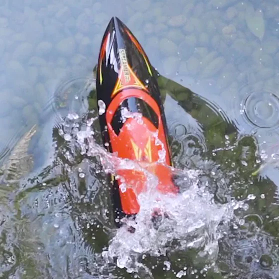 2.4G RC Boat High Speed Yacht With Light Remote Control Boat Anti-Crash Waterproof Remote Control Racing Boat Toy