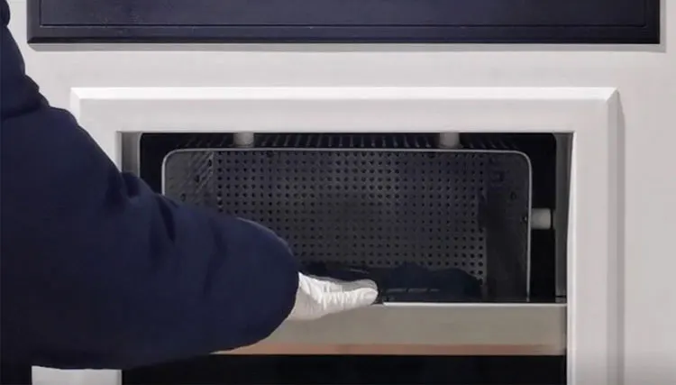 Anti-pinch hand lift door.jpg