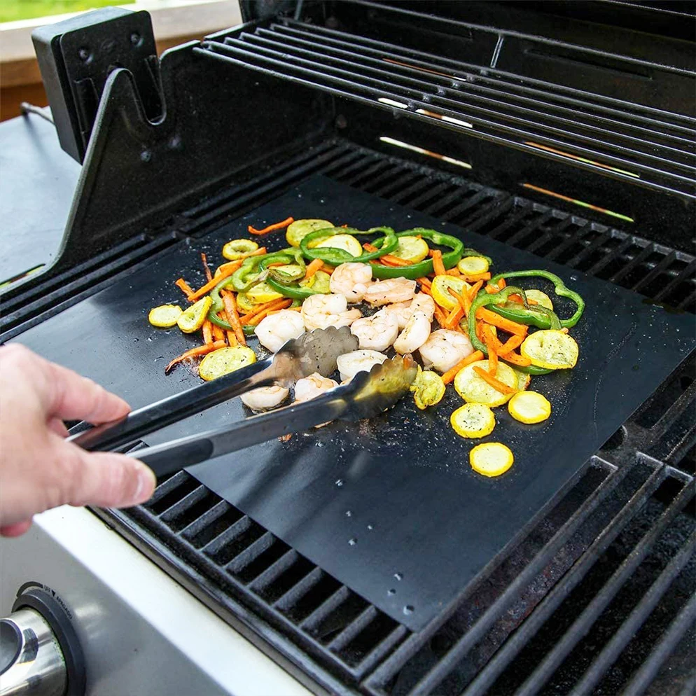 Dongjian 2019 reusable heavy duty 600 degree barbecue mat PTFE coated fiberglass non-stick bbq grill mat