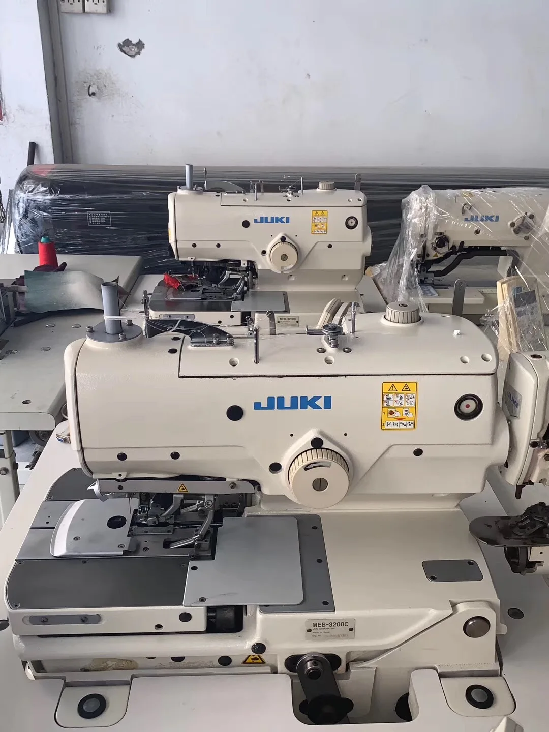 jukis 3200 used Electronic Eyelet Button Hole computer button holing Making Industrial Sewing Machine With Upper Trimmer Price