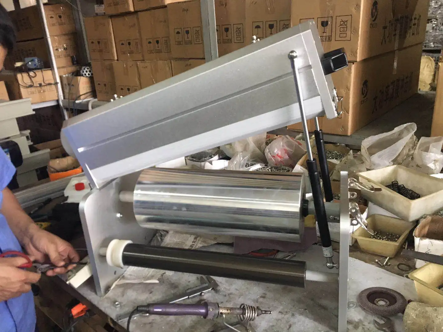 Corona treater for metallic film/ceramic corona /ceramic electrode