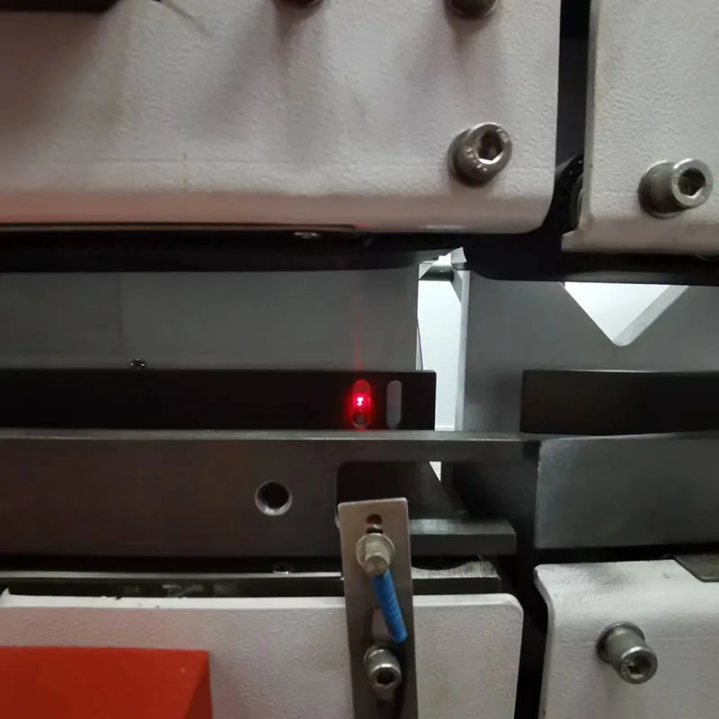 Flexible Automatic Cutting Machine For Toilet Roll and Facial Tissue