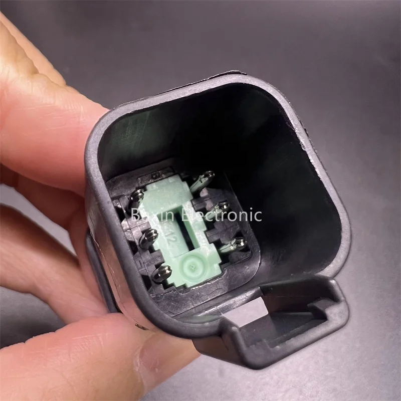 DT04-6P-EP13 deutsch Auto Connector 6PIN with pins assembled REC 6P  BLK BUSBAR 1X6 NICKEL