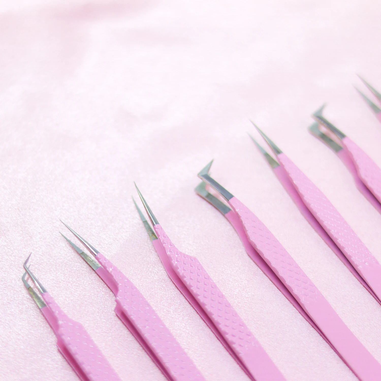 Hello Kitty With Heart Pattern Eyelash Extension Solid Tweezers Wholesale Price Lash Tweezer Light Pink Heart Mirror Custom Logo