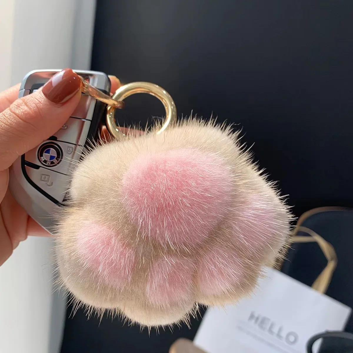 LINDA Paw Pattern Pretty Cute Cat-pad Plush Key Chain Soft Fur Pom Pom Plush Keychain Toy