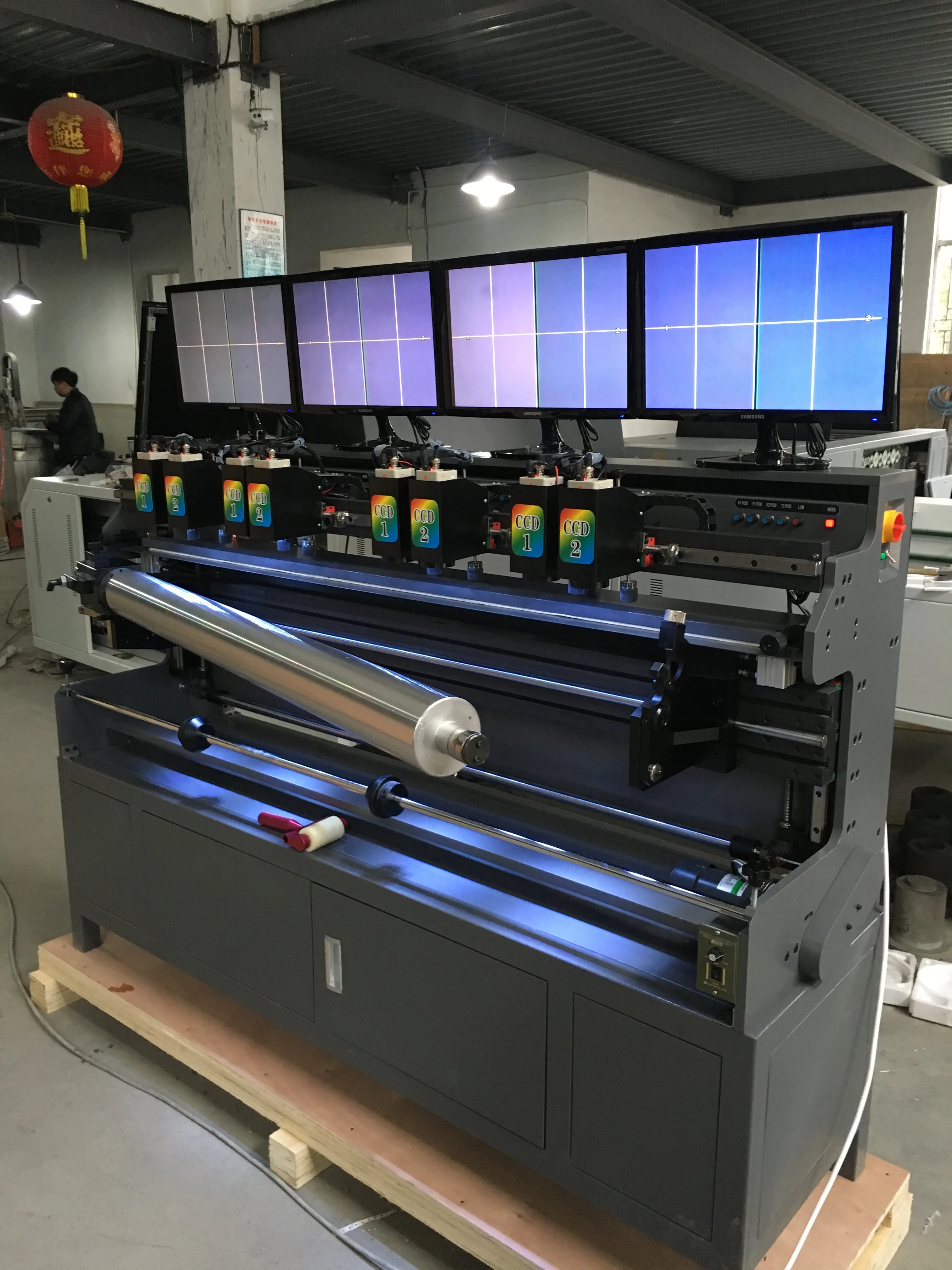 Cantilever type flexo plate mounting or sticking machine for flexo plates