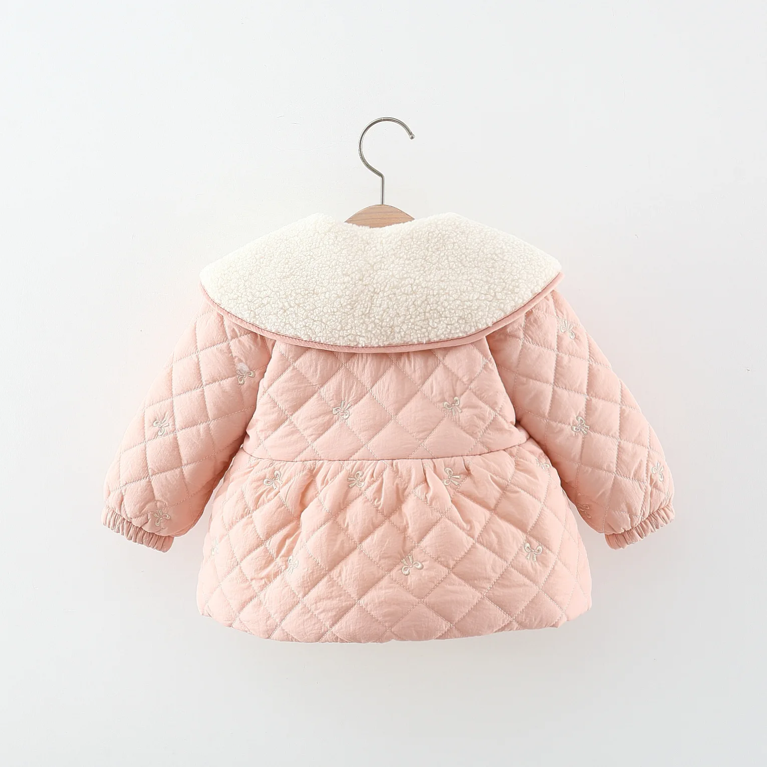 2023 winter clothing new quilted quilted girl cute plus fleece thickened small cotton-padded coat to send bow package