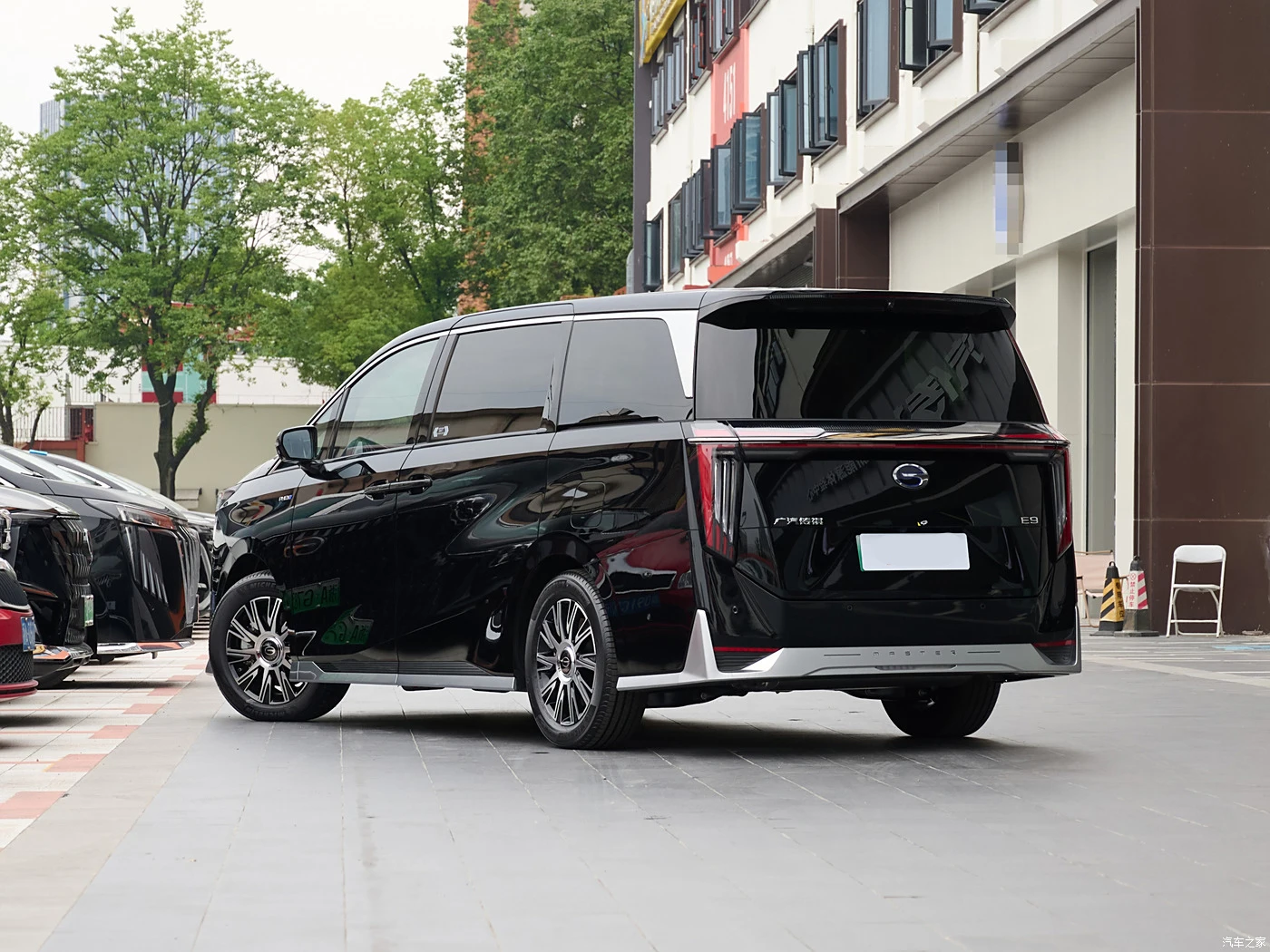 2025 Trumpchi E9 PHEV 2.0TM Greeting Edition MPV Gac Hybrid Large-Middle MPV Chinese New Energy Vehicle New Car