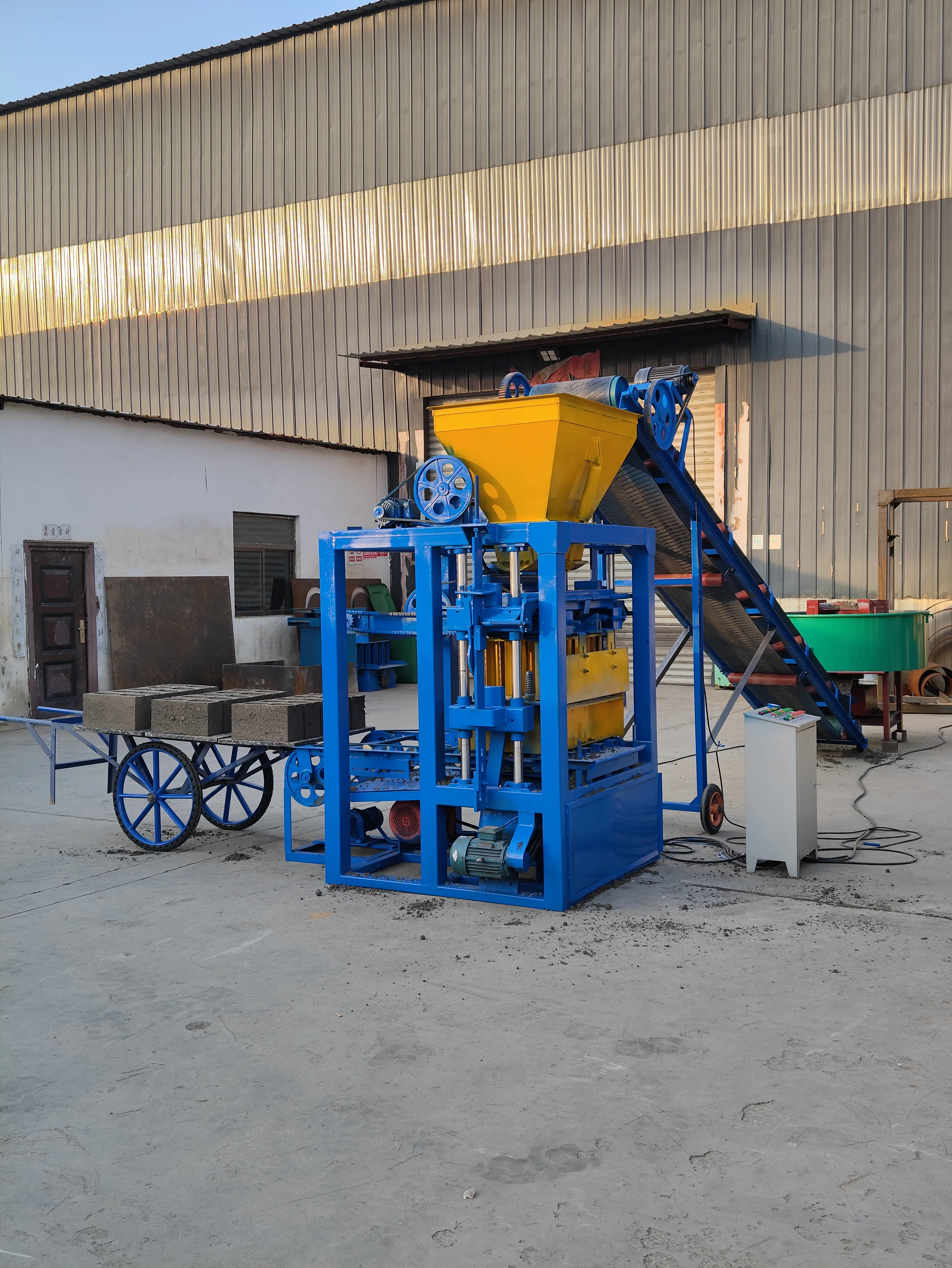 4-26 Block Cement Making Machine Manual Interlocking L Brick Making Machine Compressed Logo Bricks Earth Block Machine