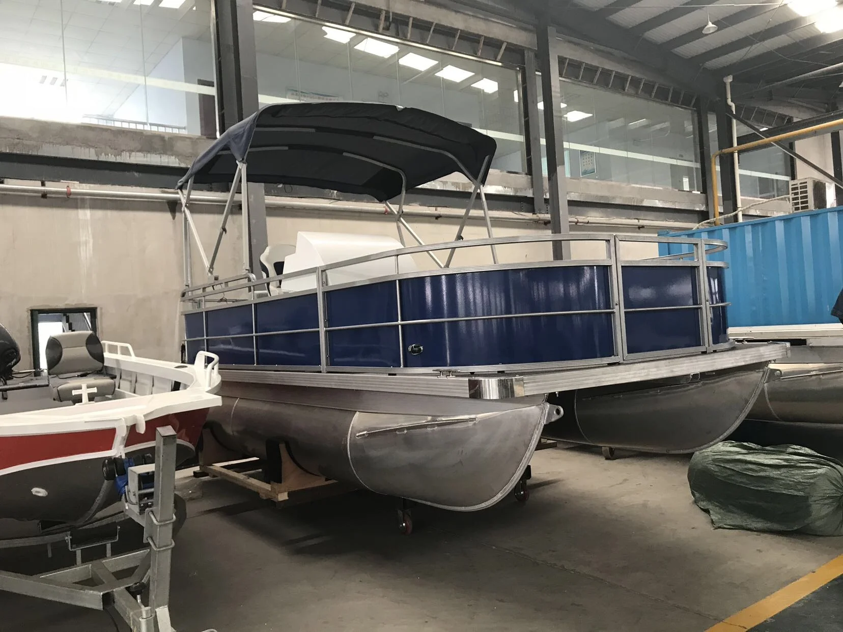  Best Recreational Floating Fiberglass Pontoon Fishing Boat For Sale With