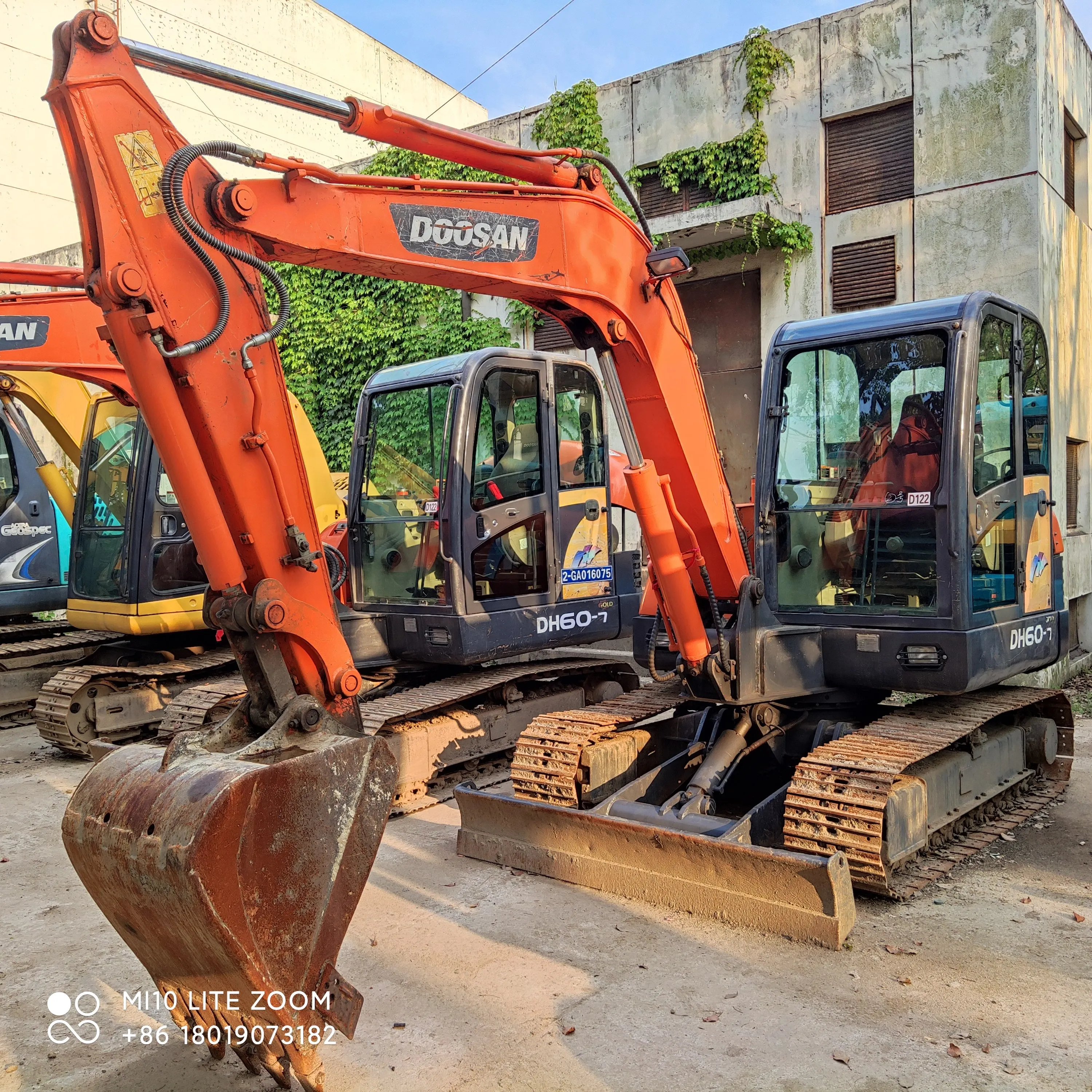 Used Small Hydraulic Crawler Doosan DH60-7 crawler track Seconnd Hnad 6 ton digger in good condition for sell