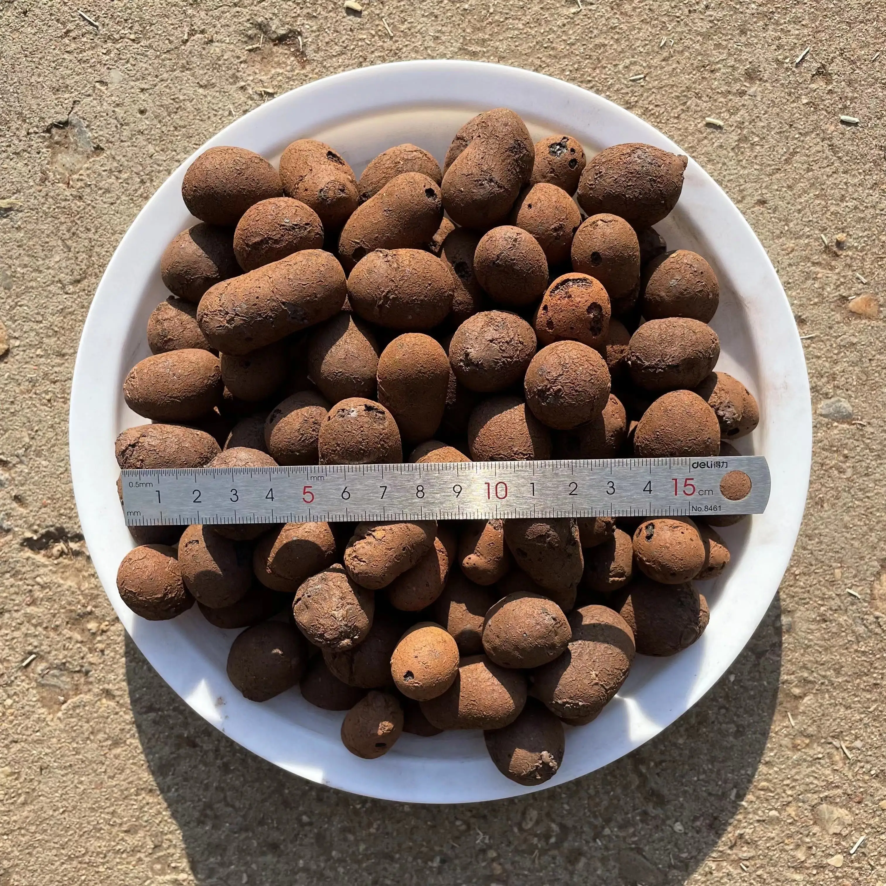 Chinese expanded clay manufacturers small clay balls expanded clay ceramsite sand concrete for building material