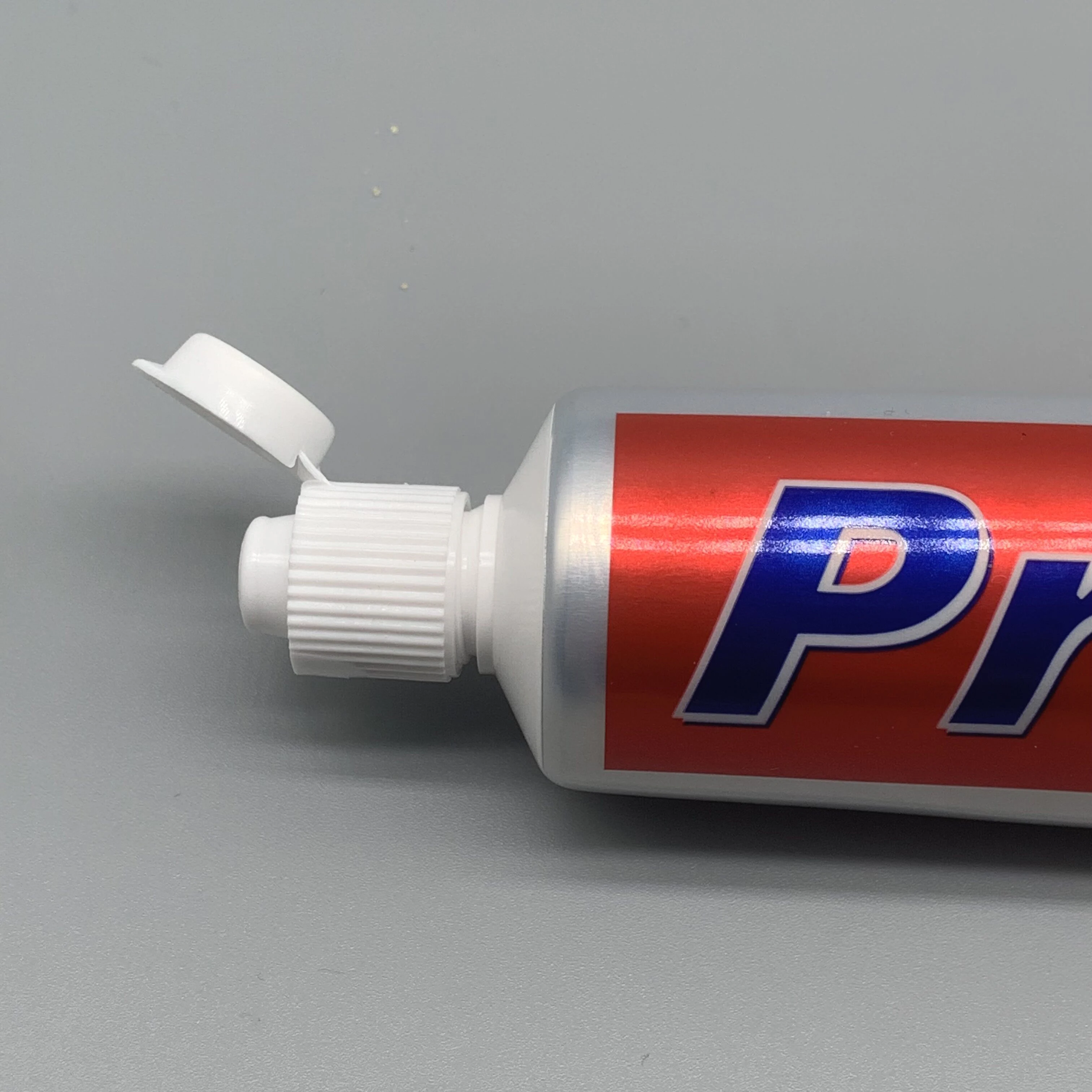 Daily cleaning of toothpaste