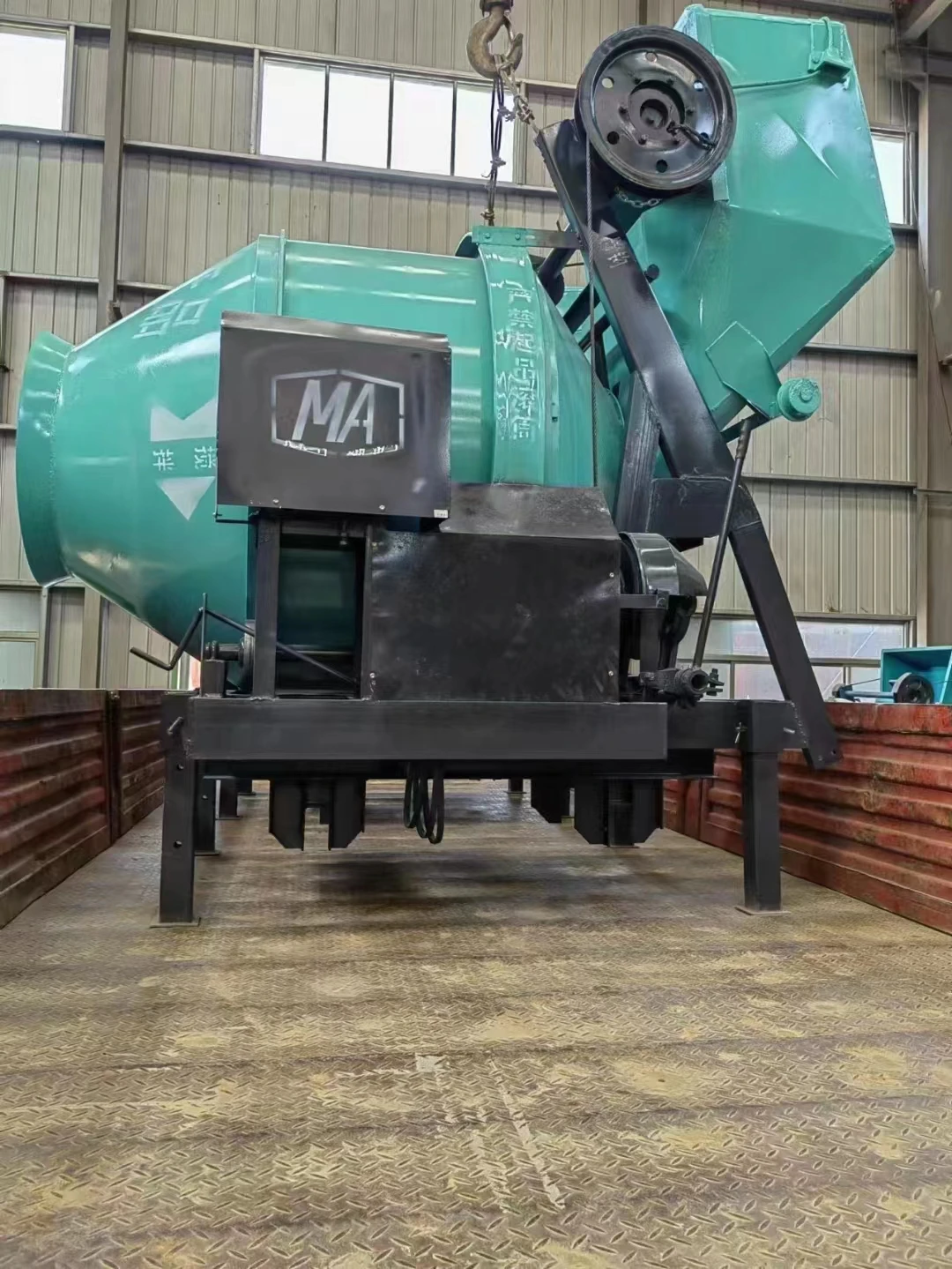 Made-In-China Manual rotating concrete mixer/Single shaft concrete mixer/Concrete mixers with low price