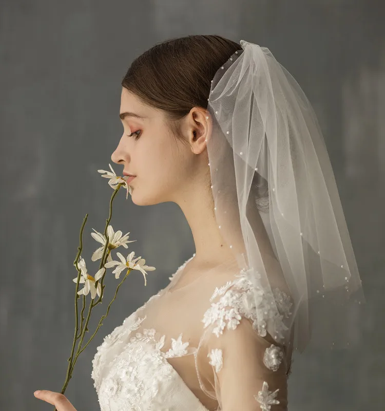 V627 Elegant Wedding Bridal Veil Soft Tulle Beading Handmade White Shoulder Short Brides Veil Women Marriage Accessories