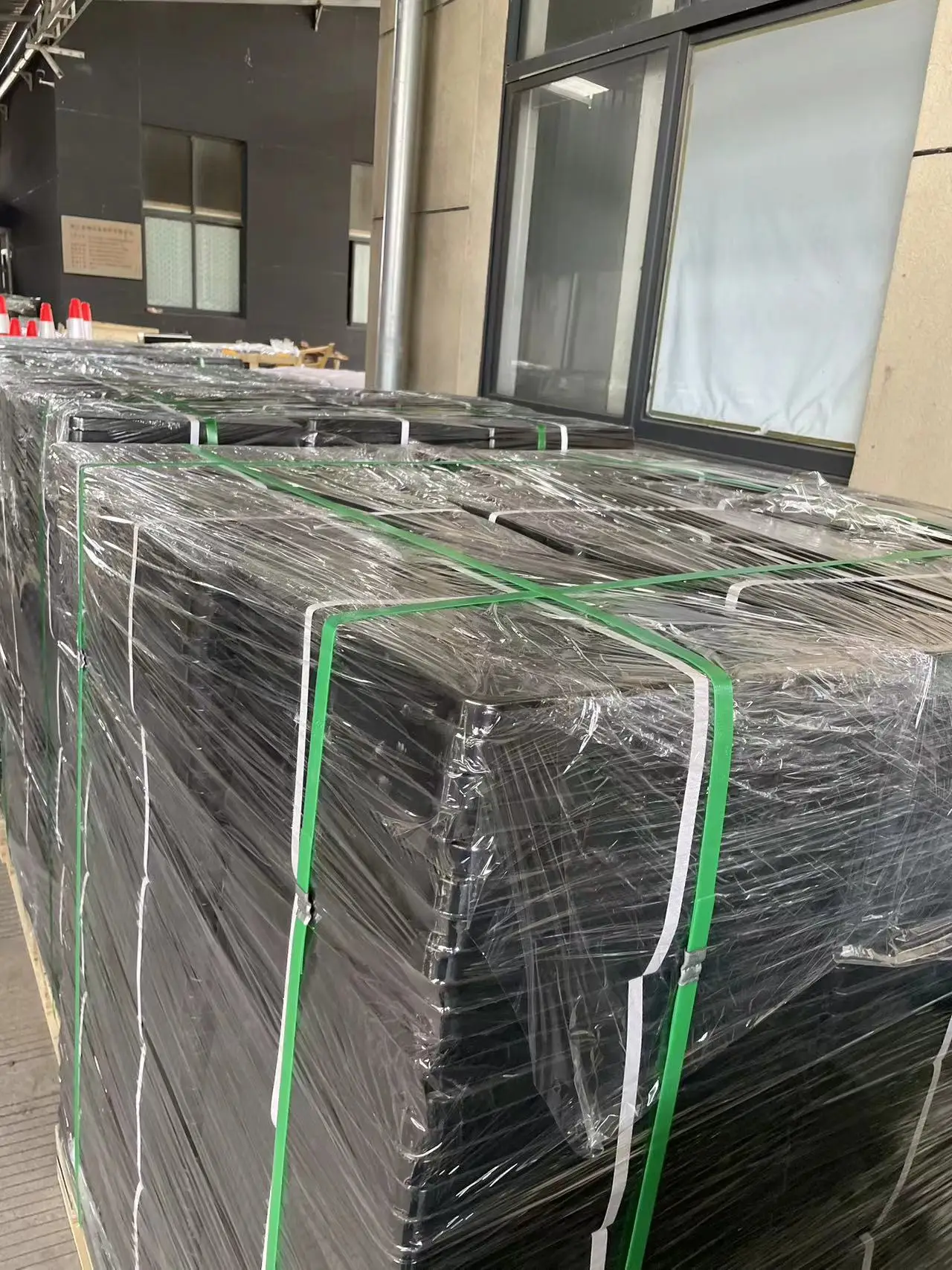 Factory Supply  Hot Selling 2kg Rubber Cone Weight for Traffic  Cone Windproof   Rubber Cone Bed