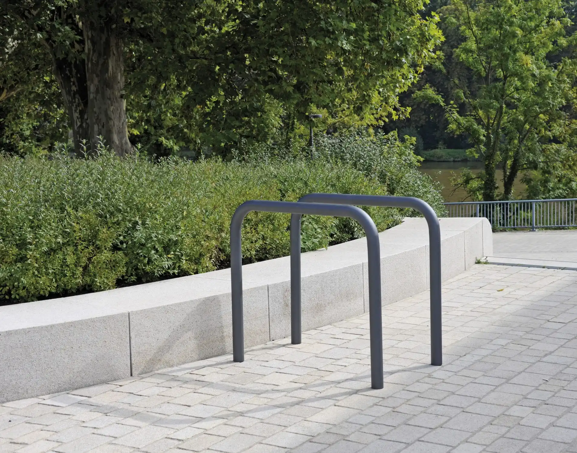 High Quality Metal Cycle Rack Bike Storage Vertical Bike Parking Rack Bicycle Front Rack Bicycle Stand Parking