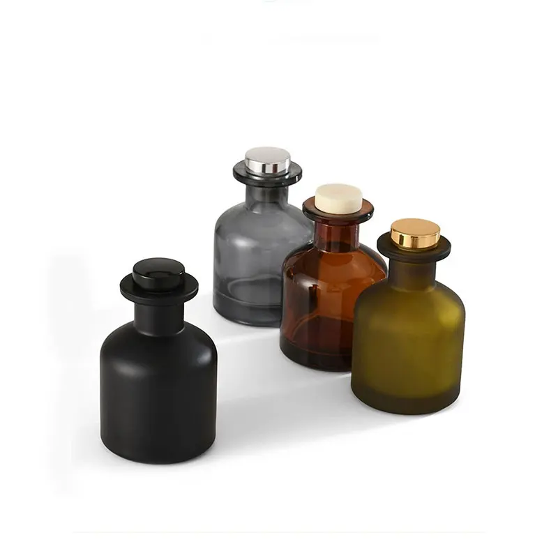 Wholesale custom color 100ml 150ml 200ml round Glass Reed Diffuser Bottle Empty Square Glass Black Bottle With Fiber Sticks