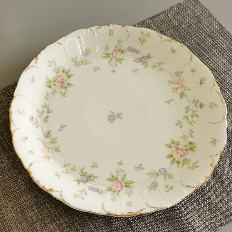 HUADA Hot Selling Gold Rim Ceramic Dinnerware Set Nordic Style Flower Design Round Porcelain Plate Wedding Deroation