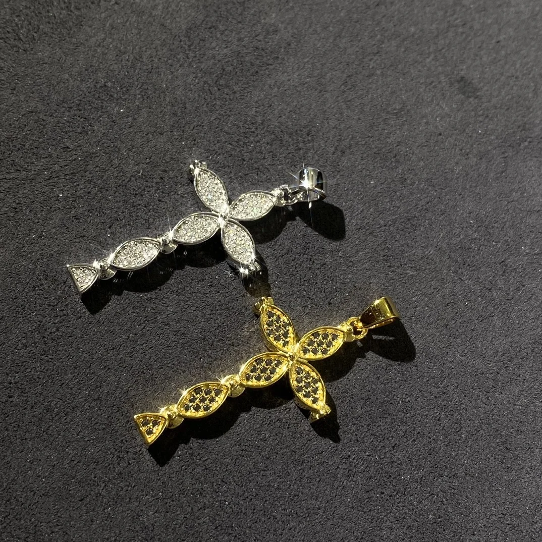 New Style 925 Sterling Silver White Yellow Round Moissanite Hip Hop Cross Moissanite Pendant