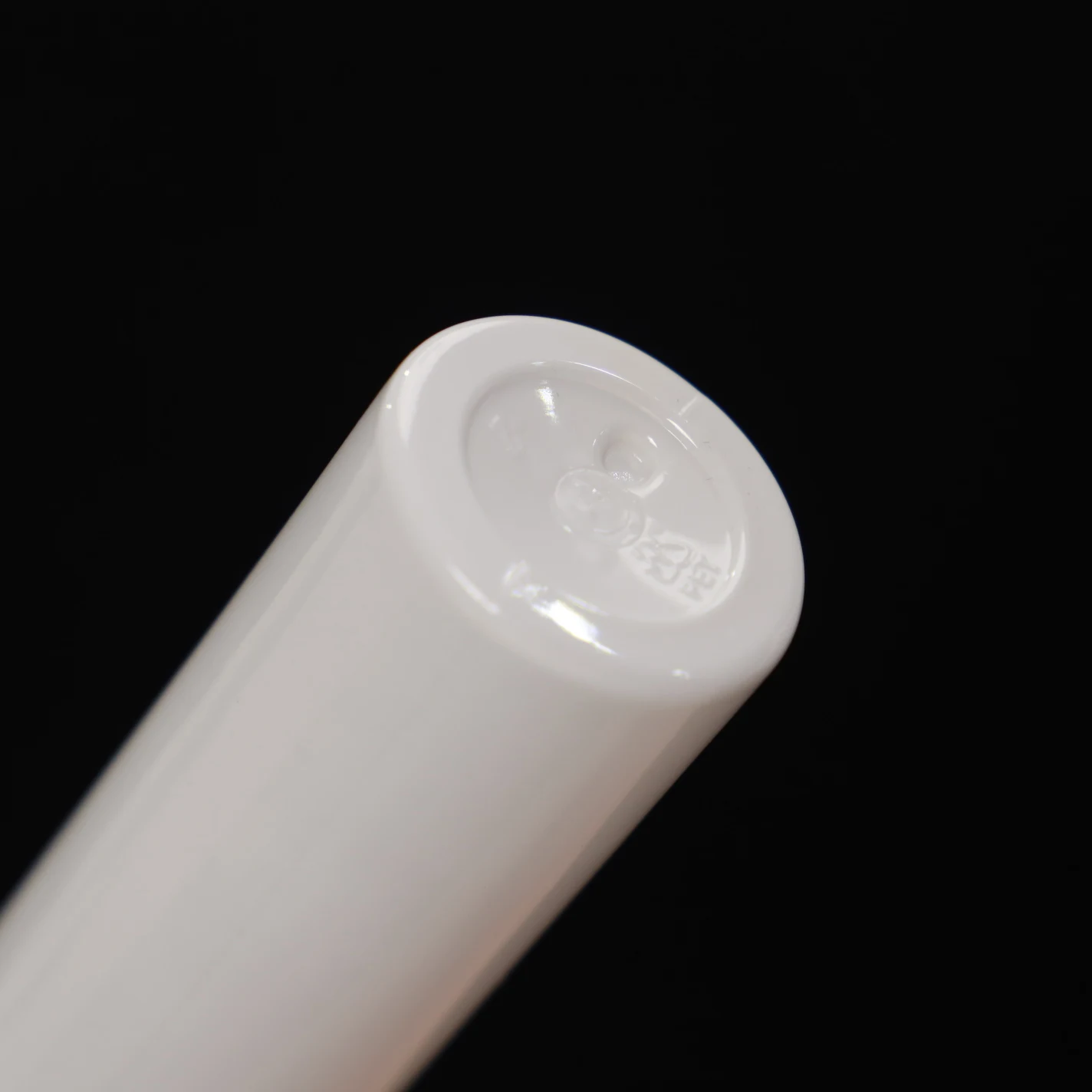 BPA Free white Premium Essential Oil Cosmo Round 60ml 2 oz plastic Bottles RPET Plastic Empty hair care Bottles with disc top