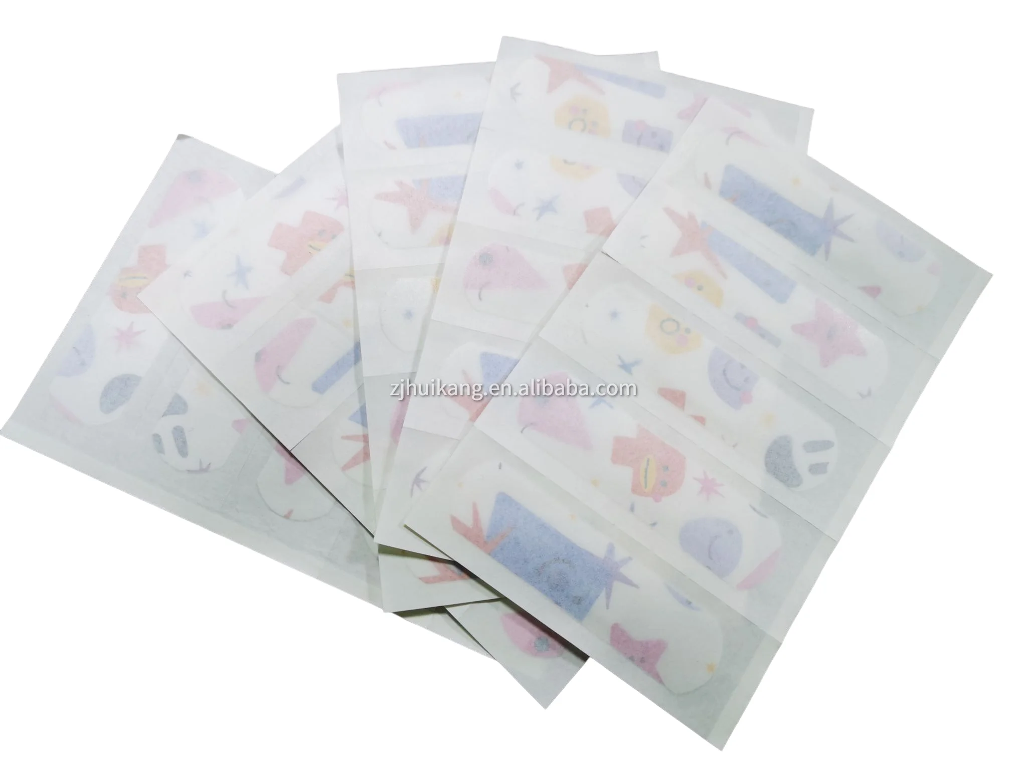 Custom PE Smile Face Lovely Cute Cartoon Waterproof Adhesive Bandage Plaster OEM Acceptable Plaster