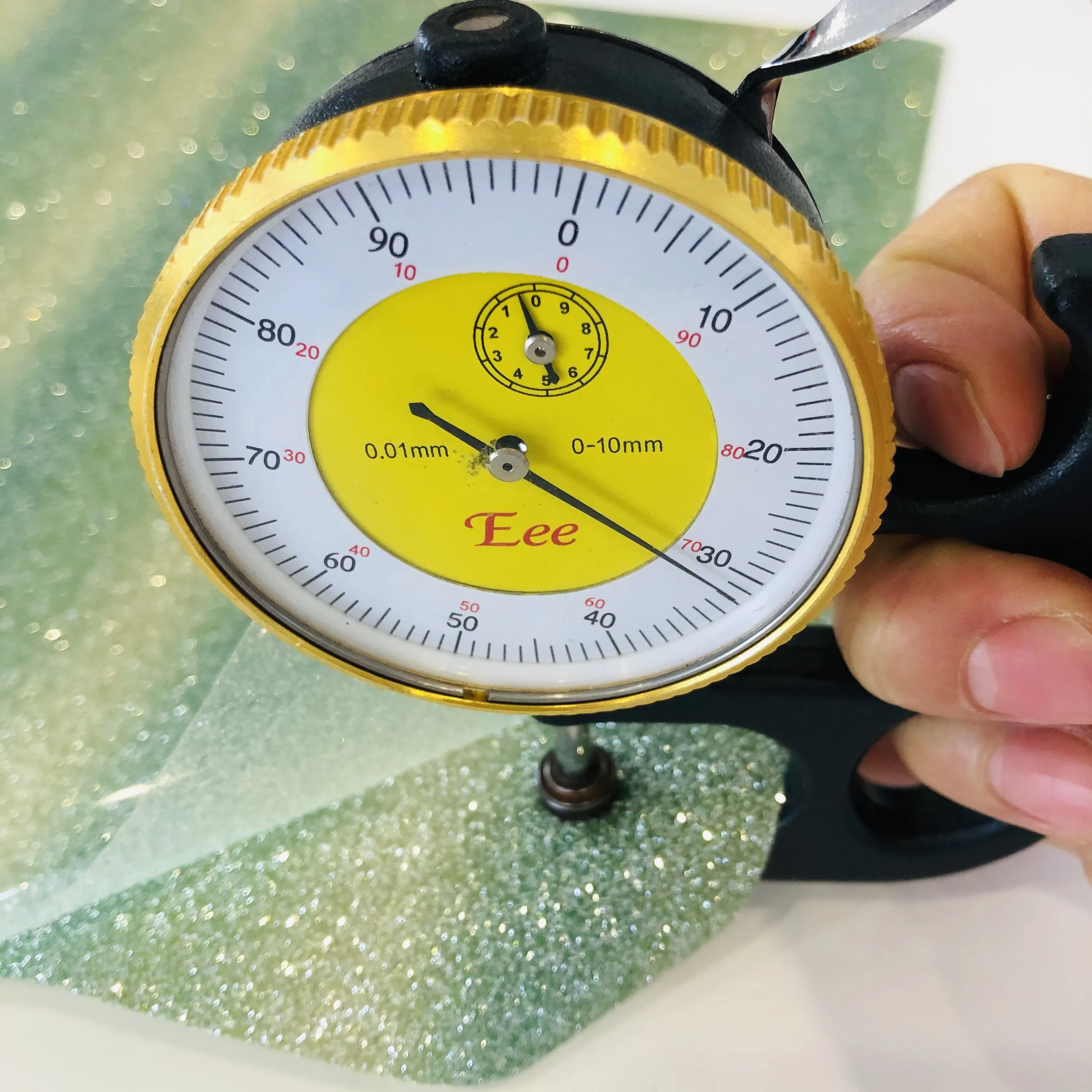 Easyweed Glitter Heat Transfer Vinyl Sheets Wholesale Low MOQ Iron on Vinyl Water Resistant Rainbow  Vinyl Film Clothing Durable