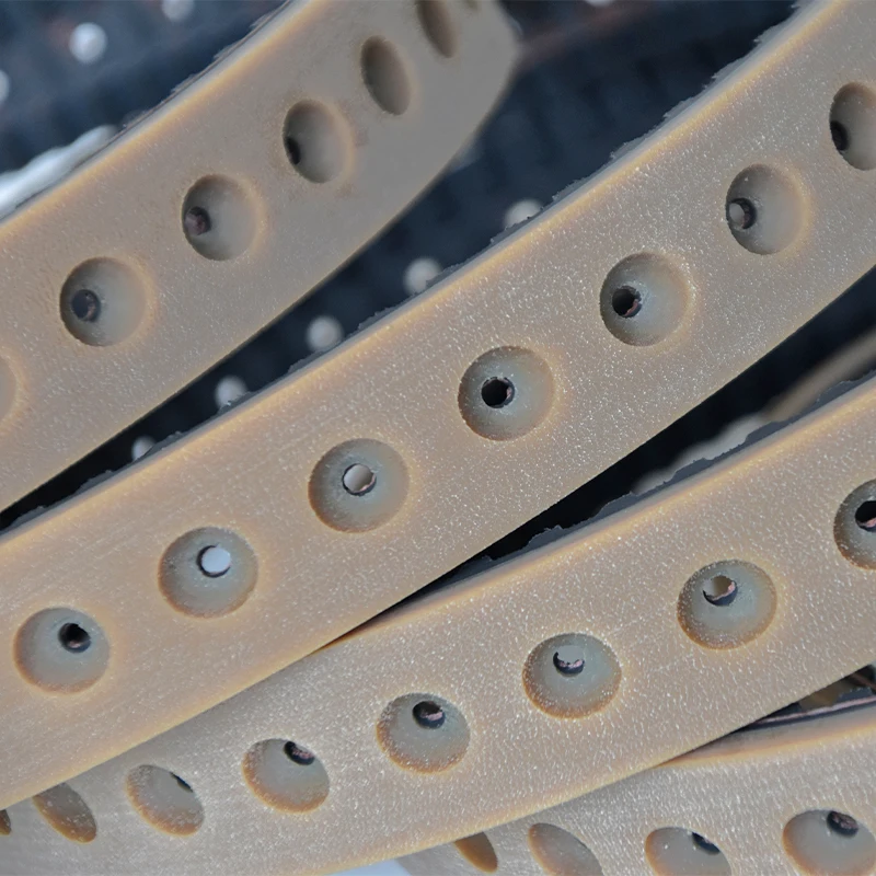 Seamless vulcanized rubber coating vacuum pulling film down belt for vffs packaging machine