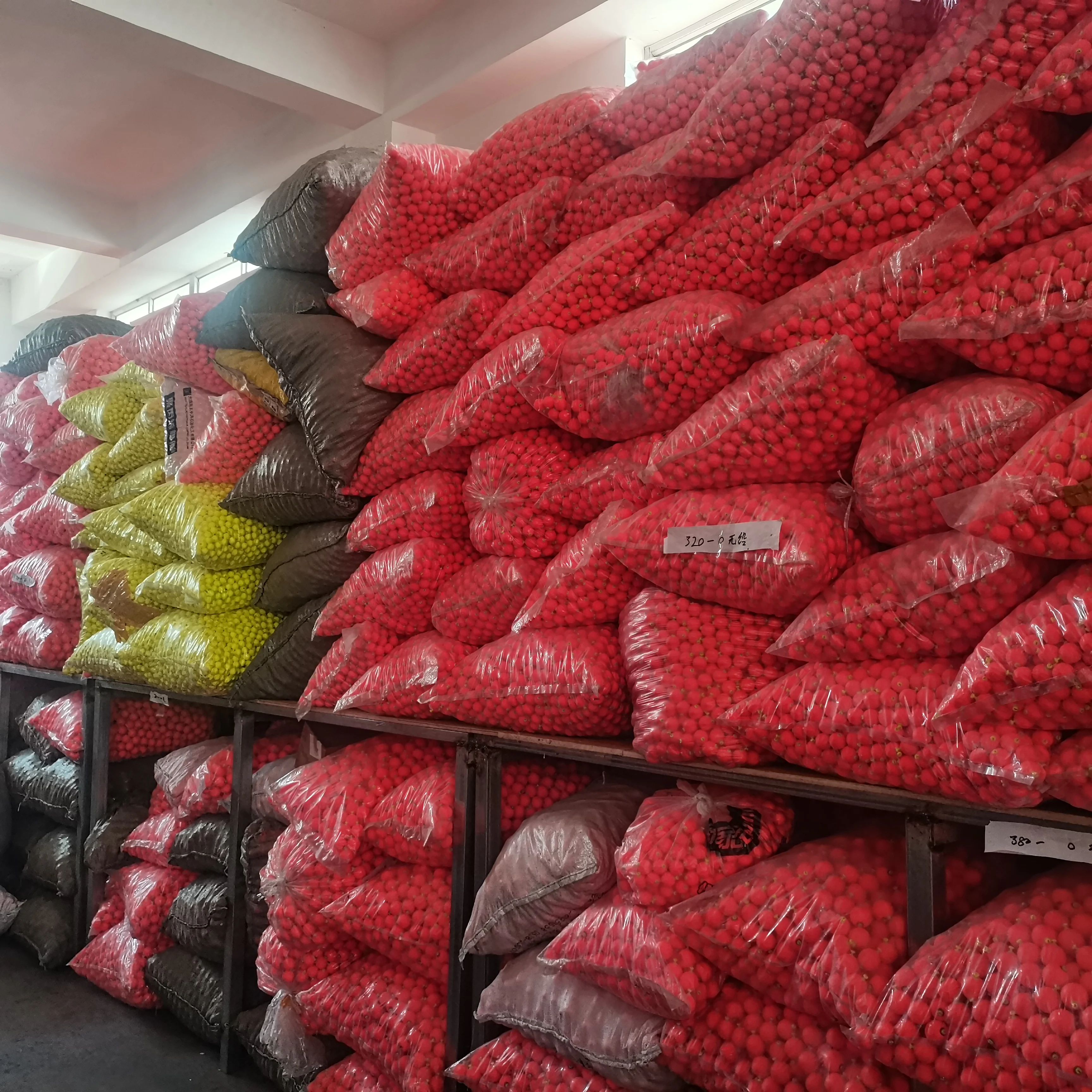 Wholesale 0.75' 1.0' 1.25' 1.5' 1.75' Round unweighed EPS Foam Fishing Bobbers Bouy Sea Fishing Floats