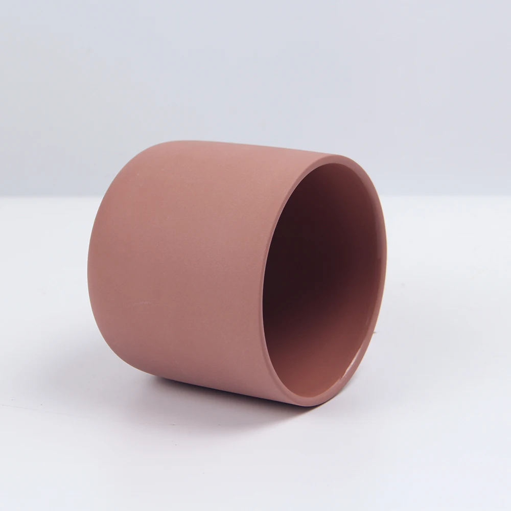 Wholesale Customized ceramic massage candle different color ceramic candle jars with spout