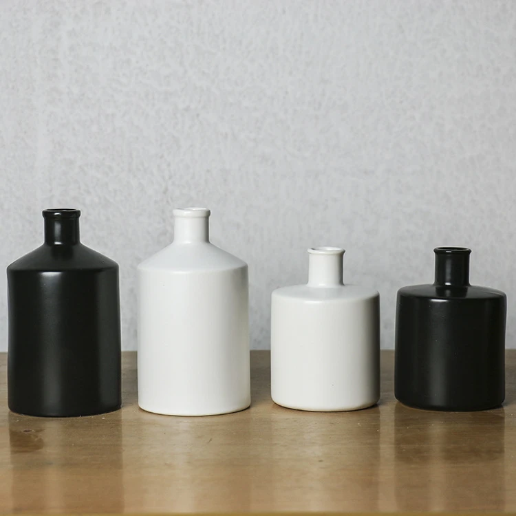 Minimalist black and white mini vase set flowers arrangement vase handmade vases home decoration