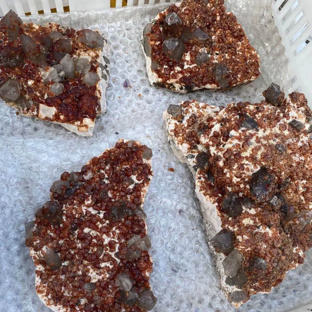 Natural garnet mineral specimen raw garnet garnet cluster rough specimen