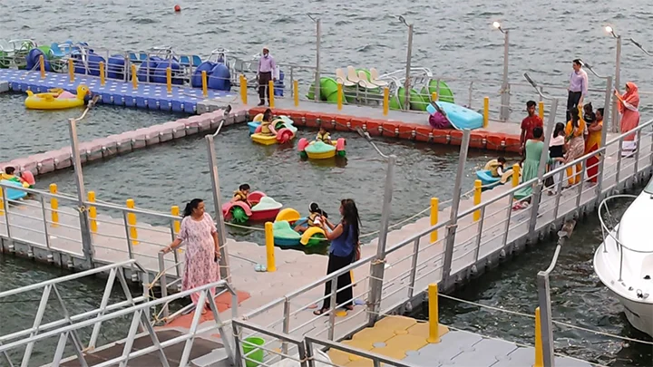 Hot Selling Kids Water Boats Plastic Hand Paddle Kids Paddle Boat Mini Paddle Boats