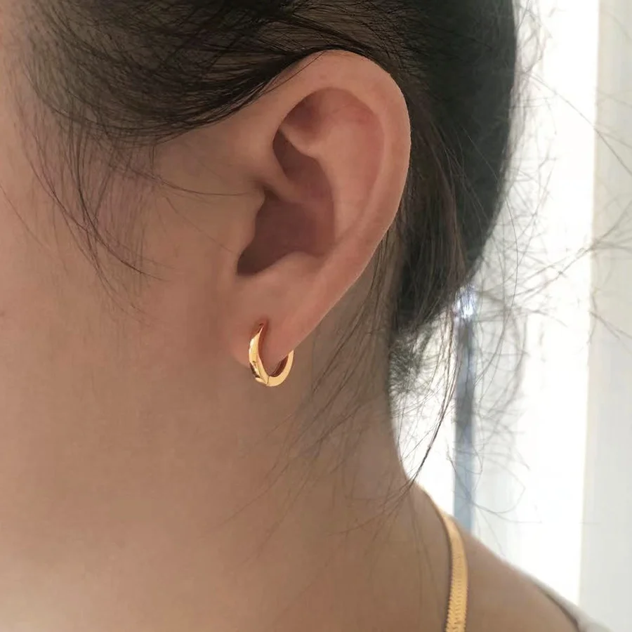 Aiz Jewelry Custom Plain Gold Minimalist 12mm OD 2mm 2.7mm Width  18K Gold Plated Huggie Earrings 925 Silver Wholesale
