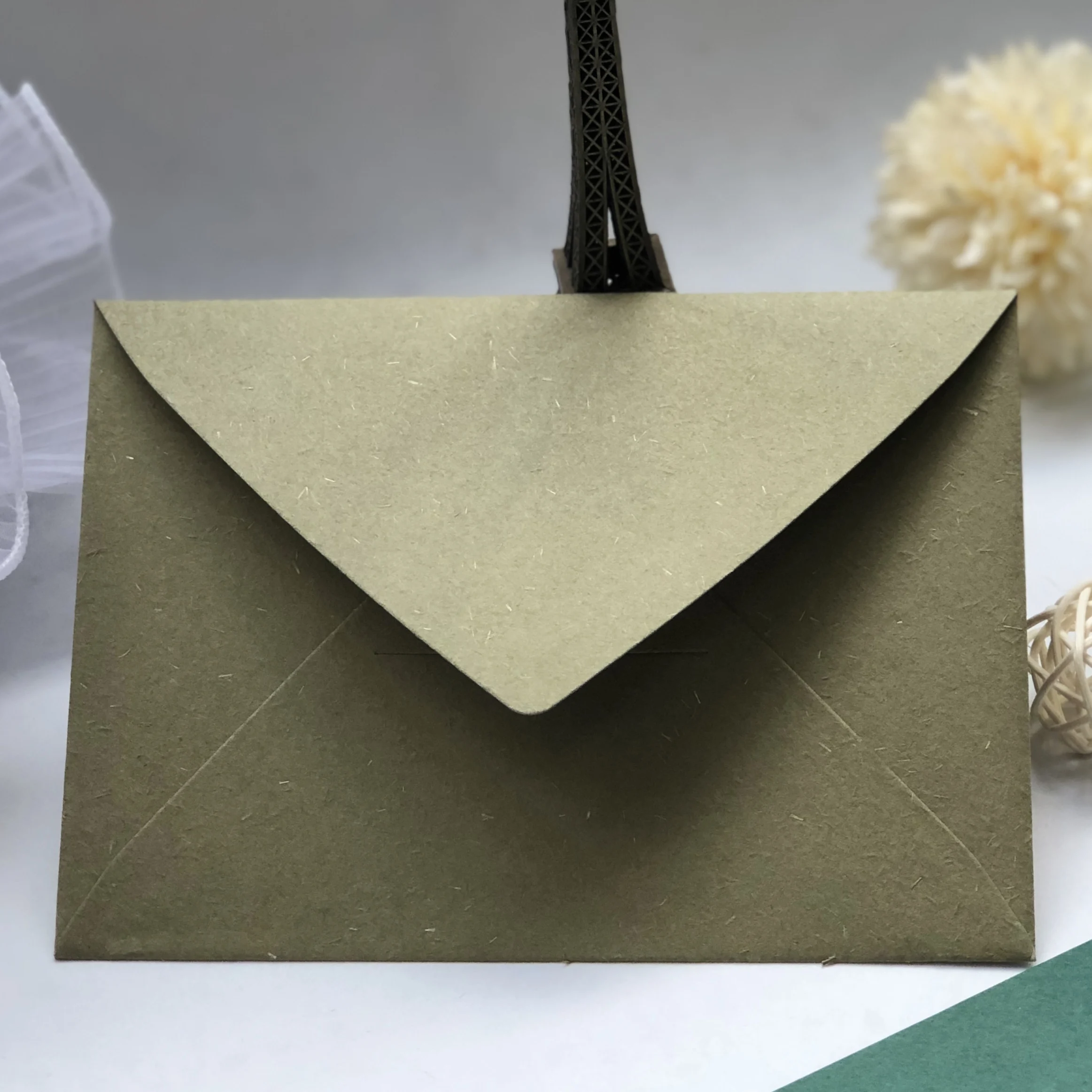 Low MOQ Matte Green Envelope Beautifully Decorated Craft Envelope Business Invitation