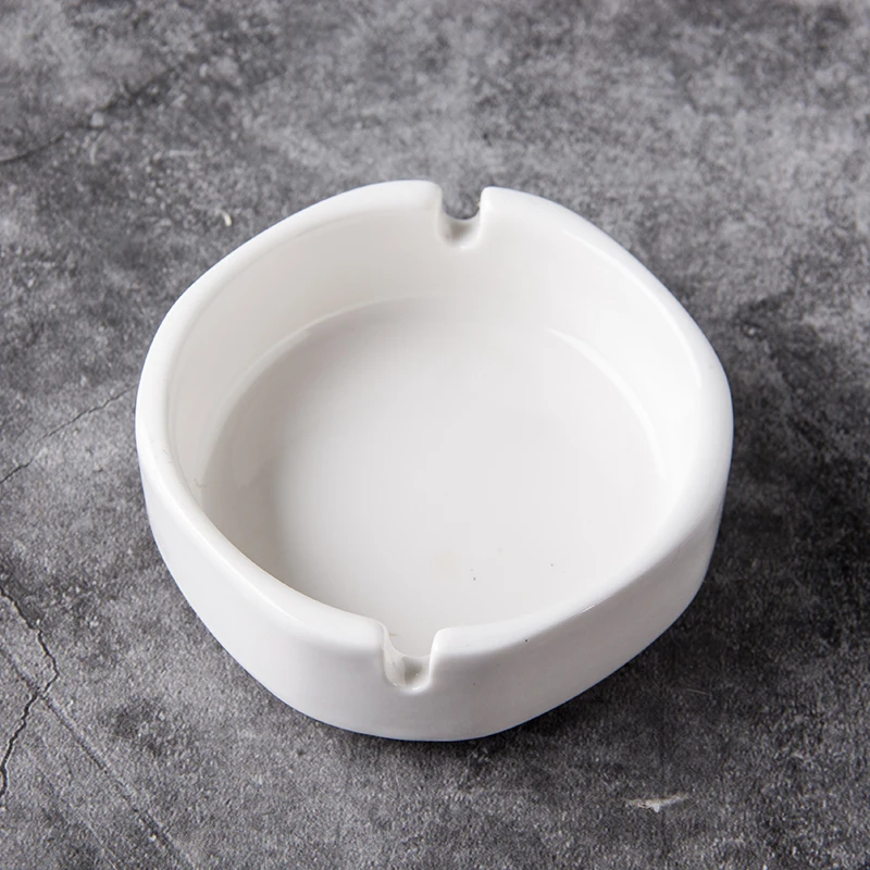 Customizable logo portable white ceramic cheap price stock smoking ashtray wholesale custom ashtray for hotel restaurant
