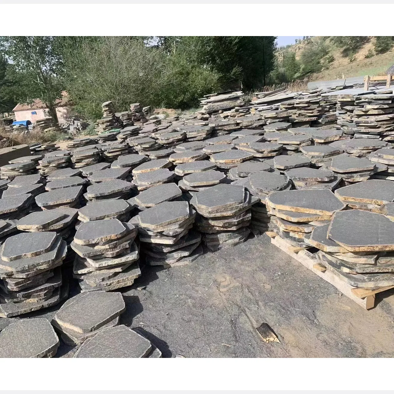 Black Basalt Flagstone Stepping Stone for Garden Pathways and Patio