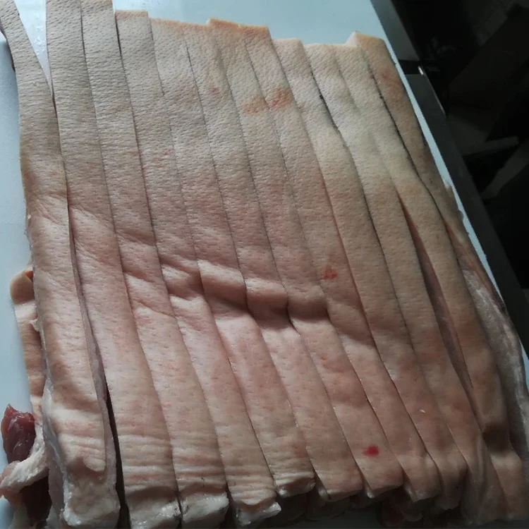 Automatic poultry chicken duck meat cutting machine with belt feeding inlet and outlet