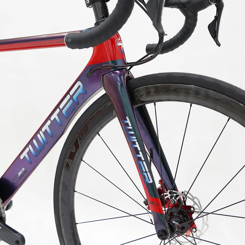 Wholesale 46-58cm thru-axle & disc brake bicycle carbon fiber road bike 700c