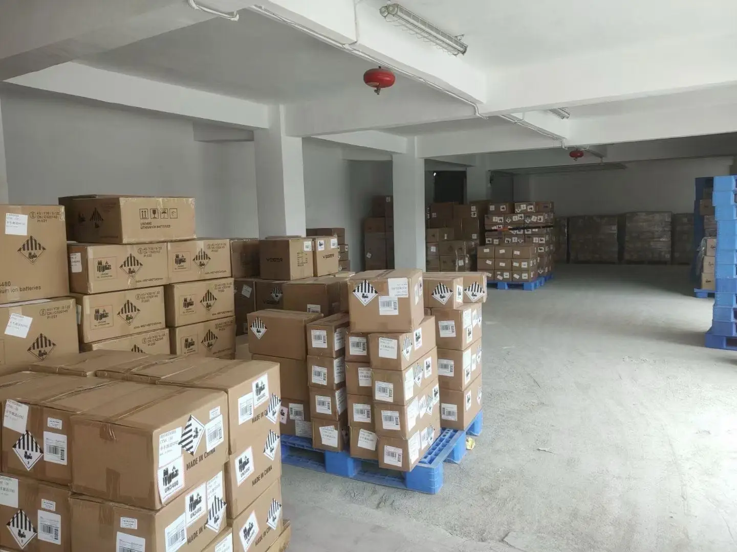 High Capacity Automatic Water Soaker Gun Toy for Summer Swimming Pool Party Beach Outdoor Electric Water Gun