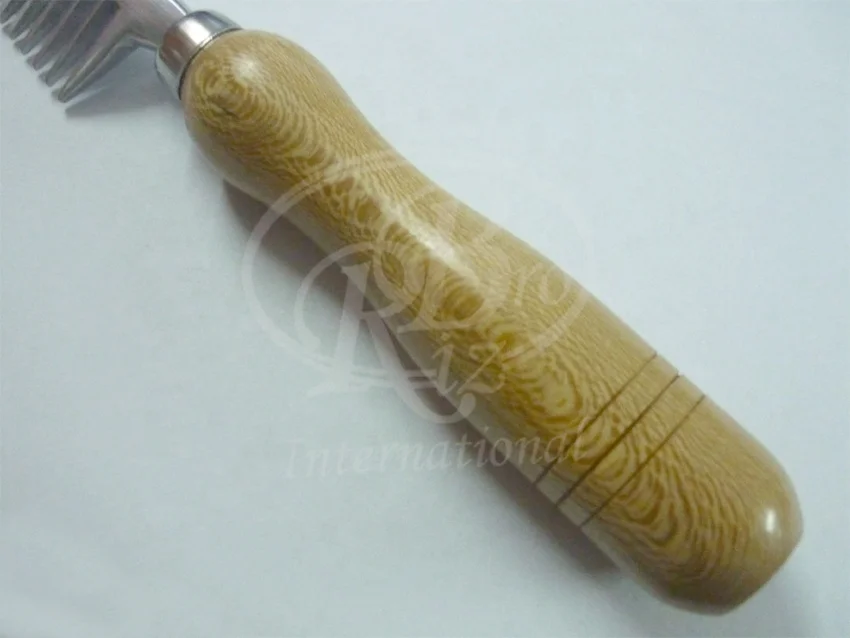 Mane Grooming Comb Aluminum With Wooden Handle