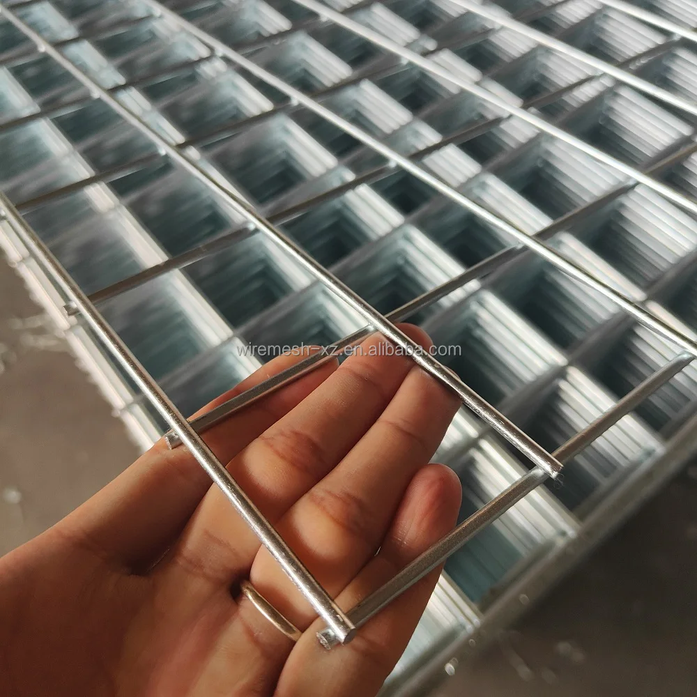 High Quality Galvanized Welded Wire Mesh Panels Chicken Cage Welded Wire Mesh Panel 8Ft X 4Ft