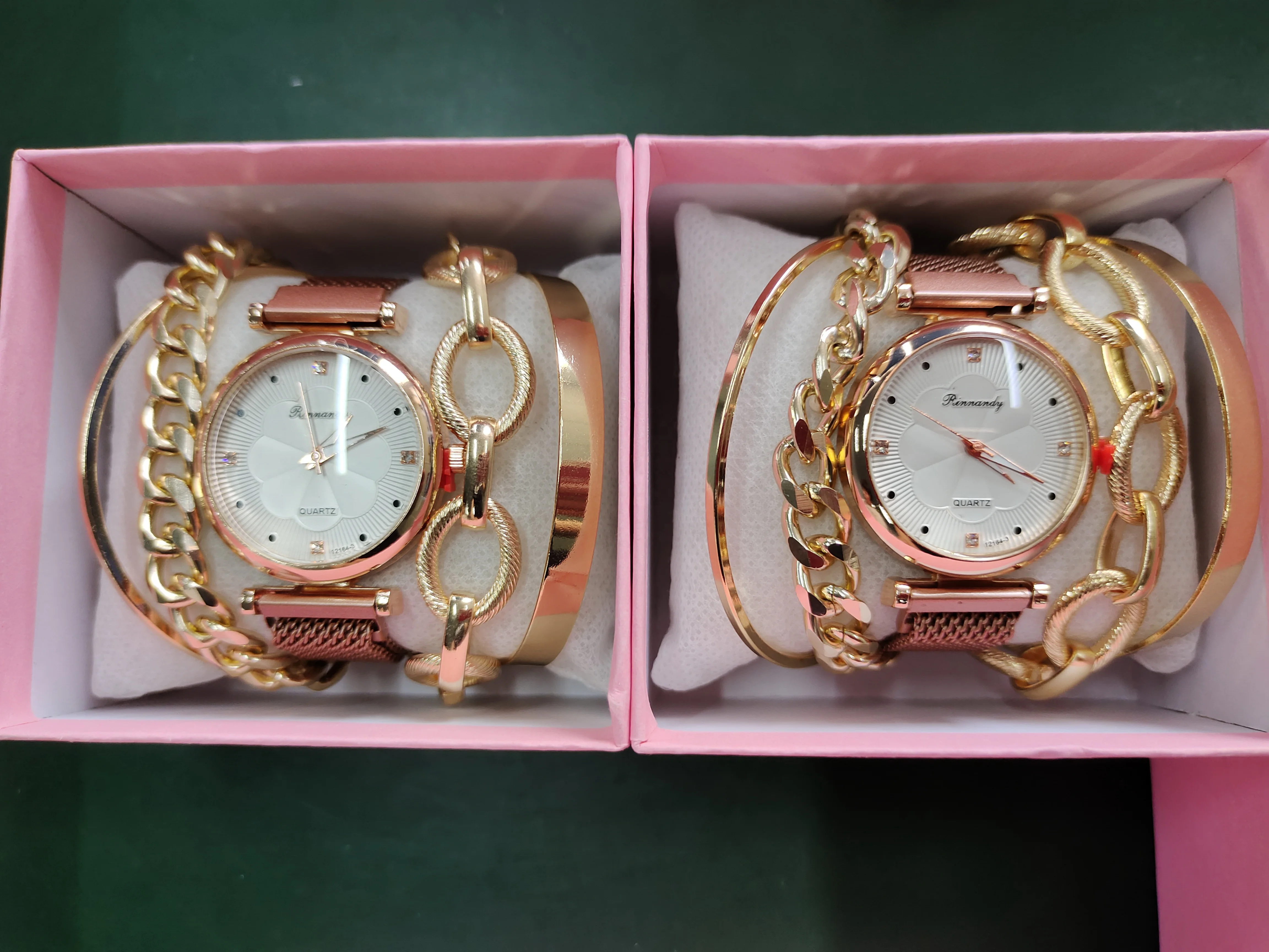 2022 New Women ladies Fashion Luxury Quartz Magnet Buckle Watch Bracelet 5 Set Wristwatch with Gift Boxes