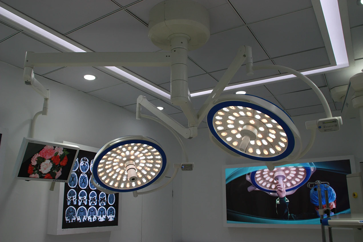 Double Heads Ceiling Led Theatre Operation Shadowless Medical Cold Light Surgery Lamp with camera system