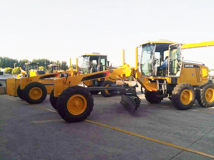 Дорожная техника 140 HP автогрейдер GR135 с передним лезвием для продажи