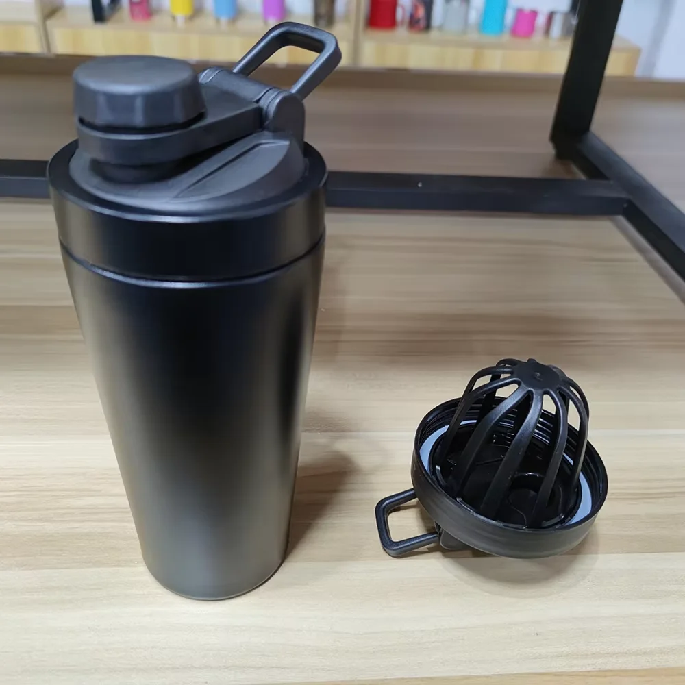600ml Hot Sale Bottle Water Gym With New Lid Stainless Steel Protein Shaker Bottle with Strainer
